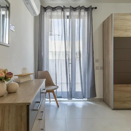 Apartament Steps Away From The Sea In - Sleeps 4 *
