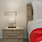 Apartamento Steps Away From The Sea In - Sleeps 4